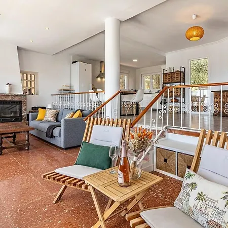 Holiday home Con Piscina En
