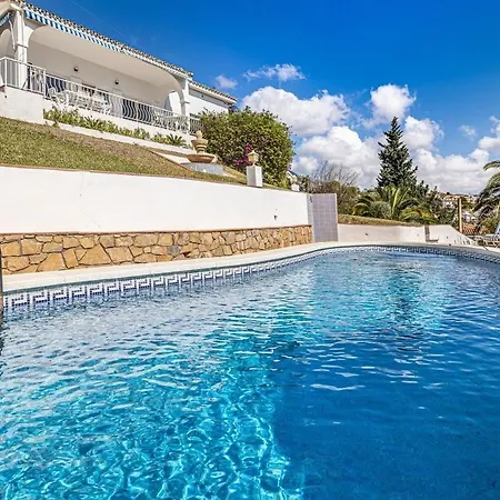 Holiday home Con Piscina En *